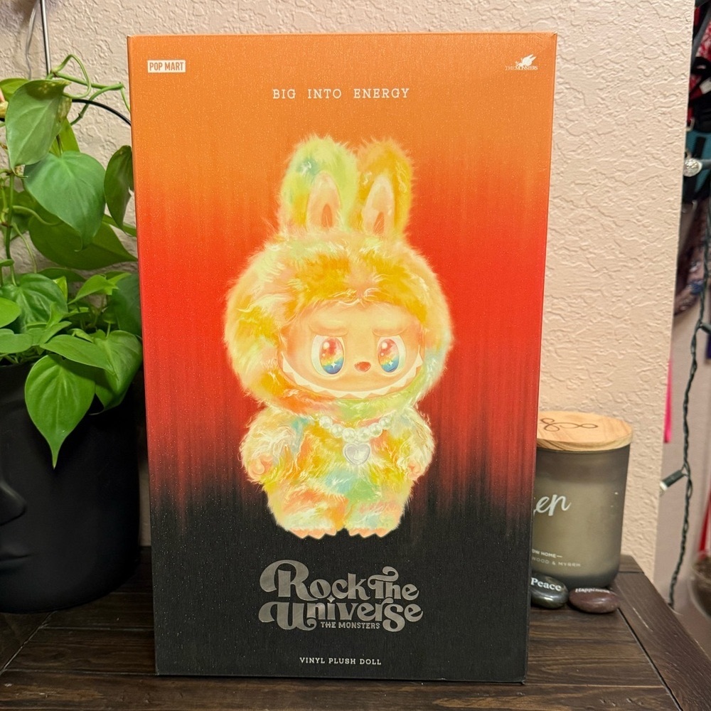 LABUBU Rock The Universe Large NEW Sealed Box